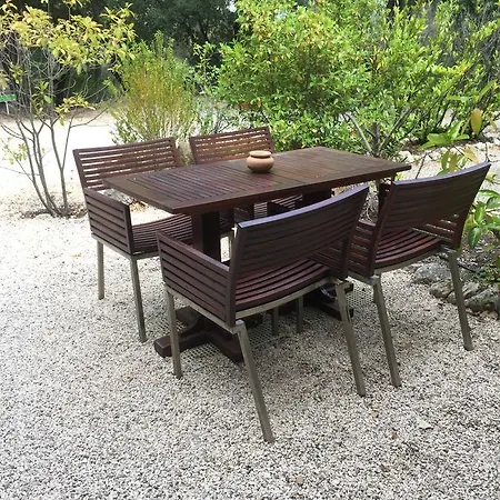 Des Chenes Bed & Breakfast Rognes